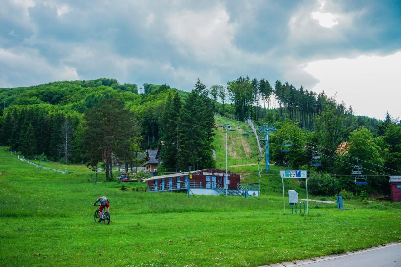 Penzion Deer Valča Eksteriør billede
