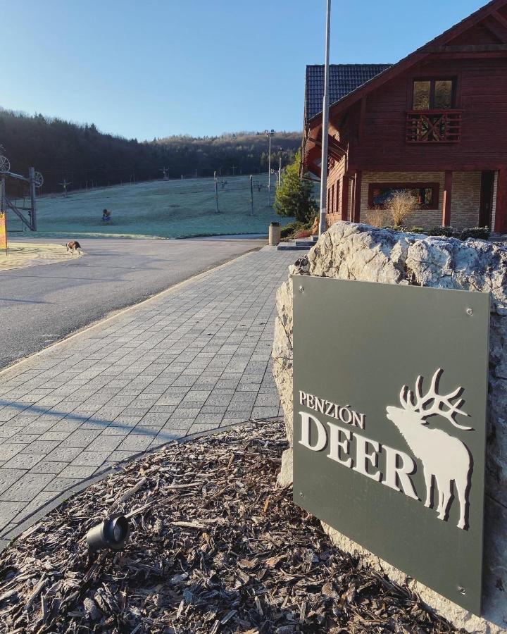Penzion Deer Valča Eksteriør billede